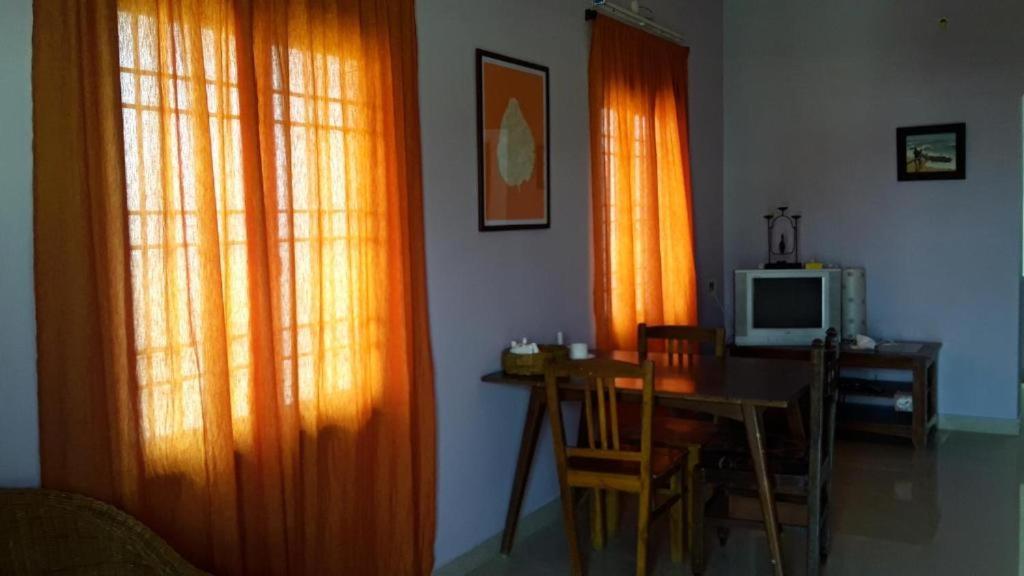 Valentine Hostel & Guest House ปอนดิเชอรี ภายนอก รูปภาพ