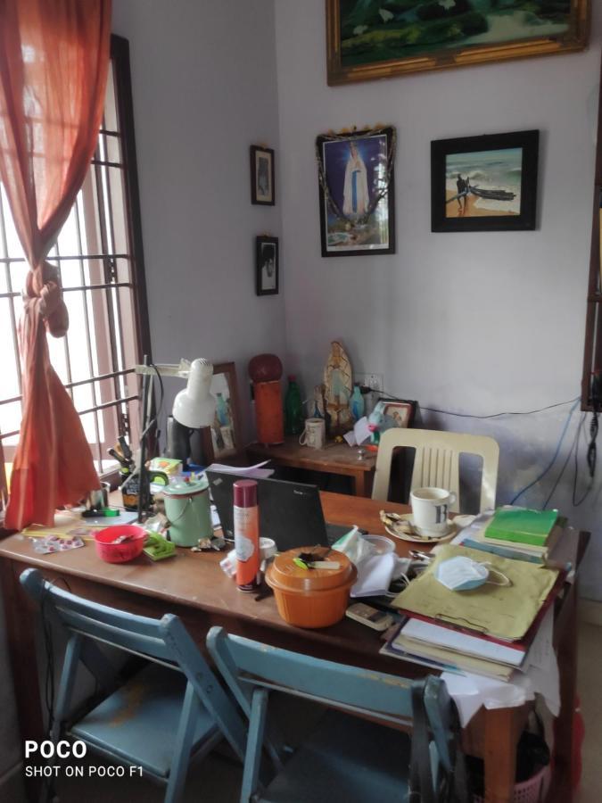 Valentine Hostel & Guest House ปอนดิเชอรี ภายนอก รูปภาพ
