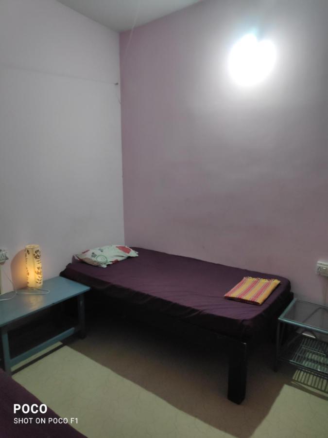 Valentine Hostel & Guest House ปอนดิเชอรี ภายนอก รูปภาพ
