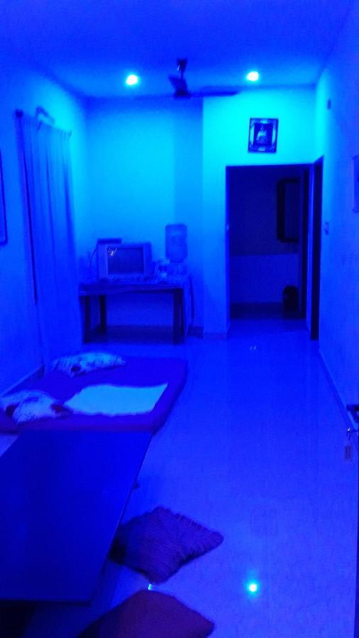 Valentine Hostel & Guest House ปอนดิเชอรี ภายนอก รูปภาพ